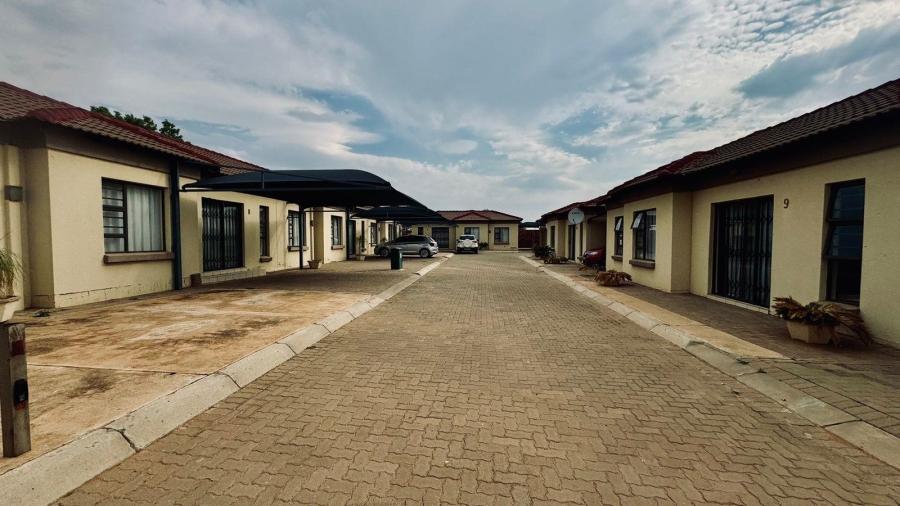 2 Bedroom Property for Sale in Retswelele Northern Cape